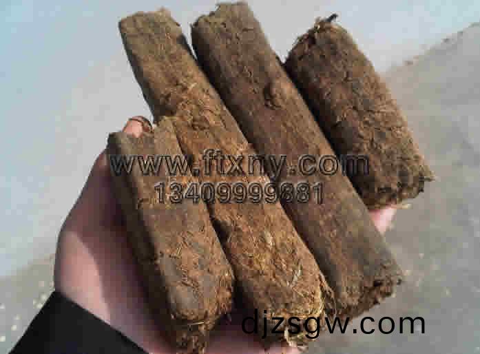 玉(yu)米(mi)稭稈(gan)塊(kuai)狀生物(wu)質(zhi)顆(ke)粒(li)燃料