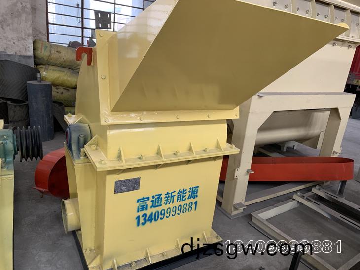 800型(xing)木材(cai)粉碎(sui)機(ji)